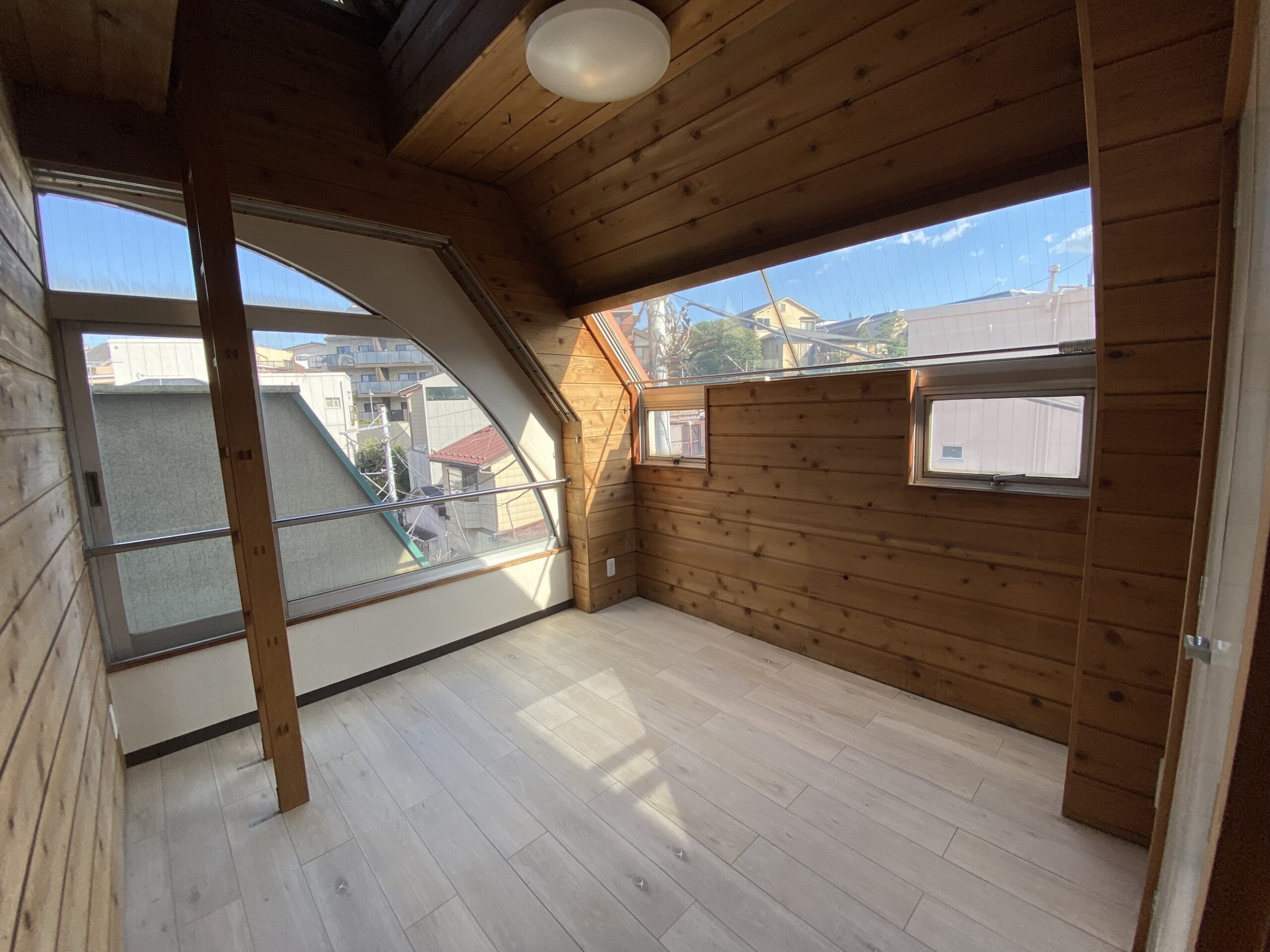 26C227FB-3652-4550-9F54-4799D15AEFA9