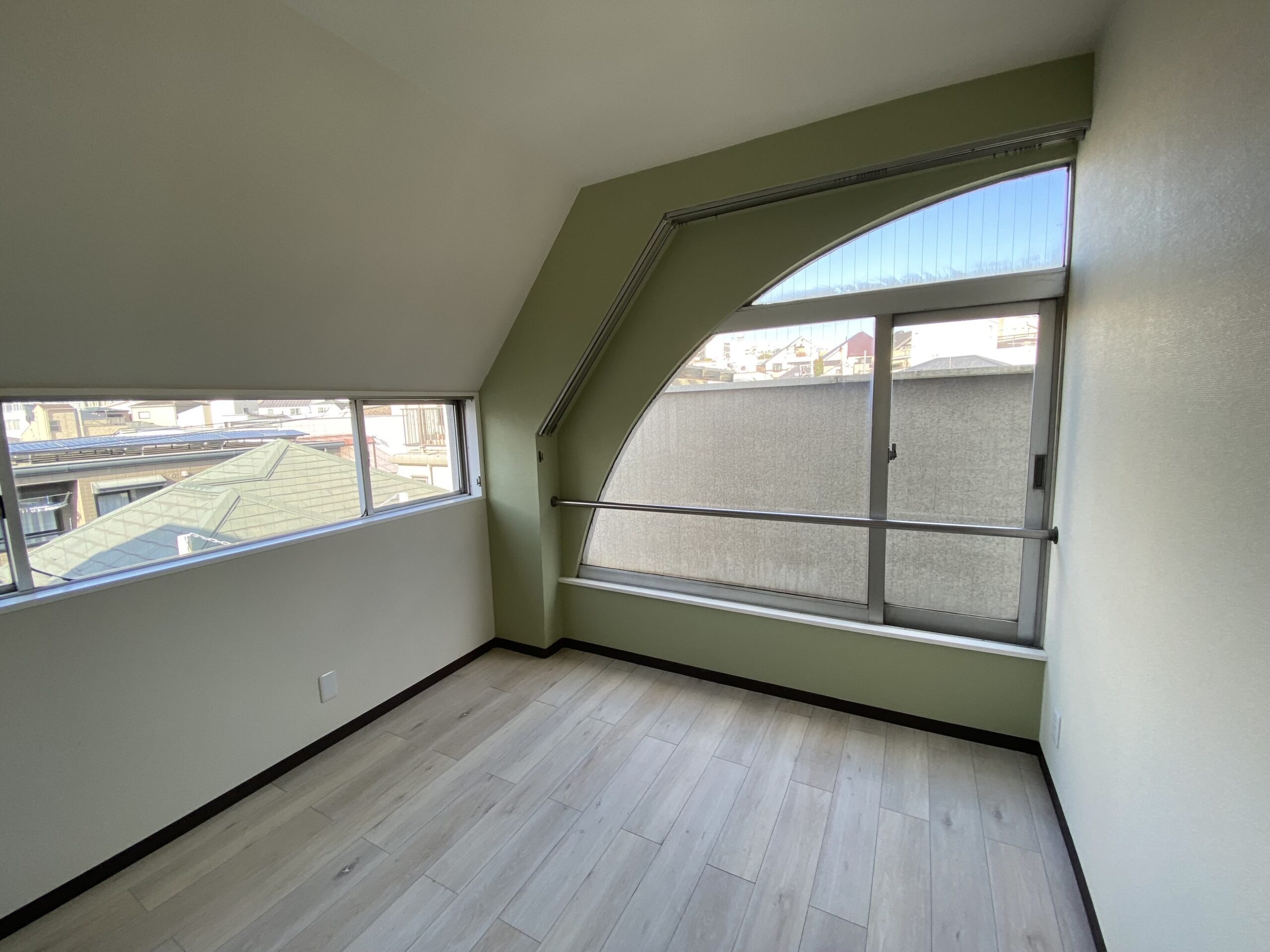 5E41A190-3E19-4C12-BC66-E0AEC6E17F0D